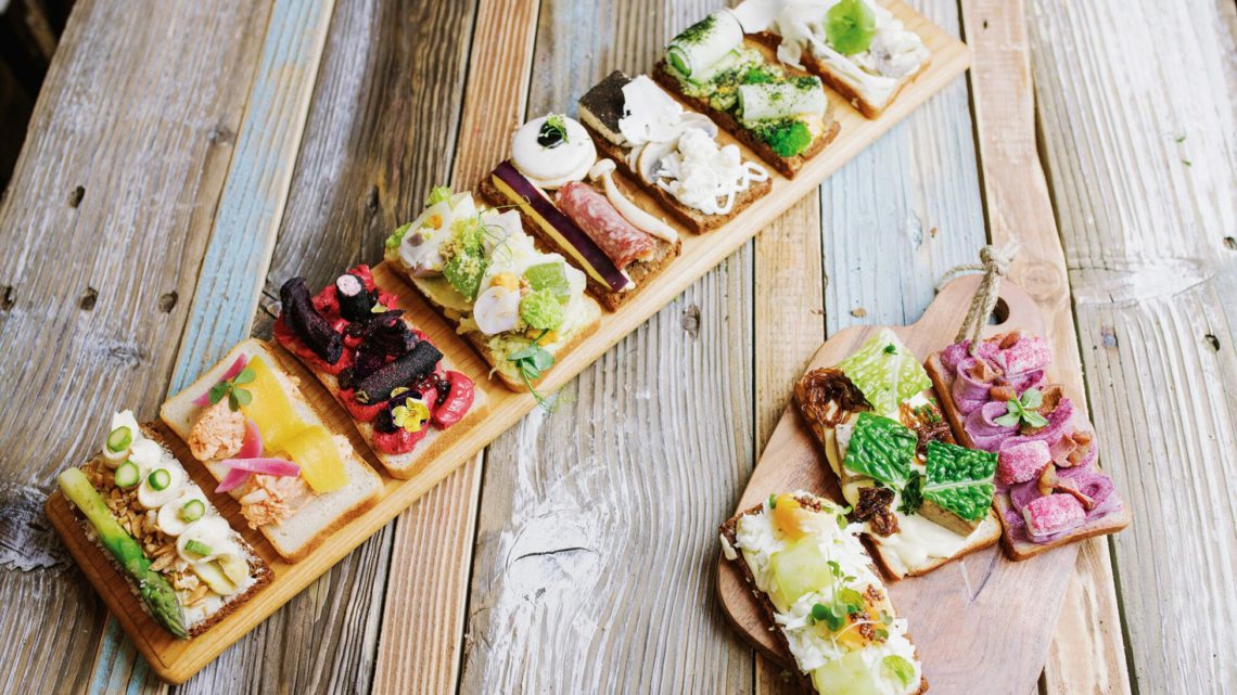 Gastronomická skupina TOGETHER otevírá bistro Sisters v novém kabátu – nabídne chlebíčky s kachnou a zelím nebo Hawaii Poke Gastronomická skupina TOGETHER otevírá bistro Sisters v novém kabátu – nabídne chlebíčky s kachnou a zelím nebo Hawaii Poke