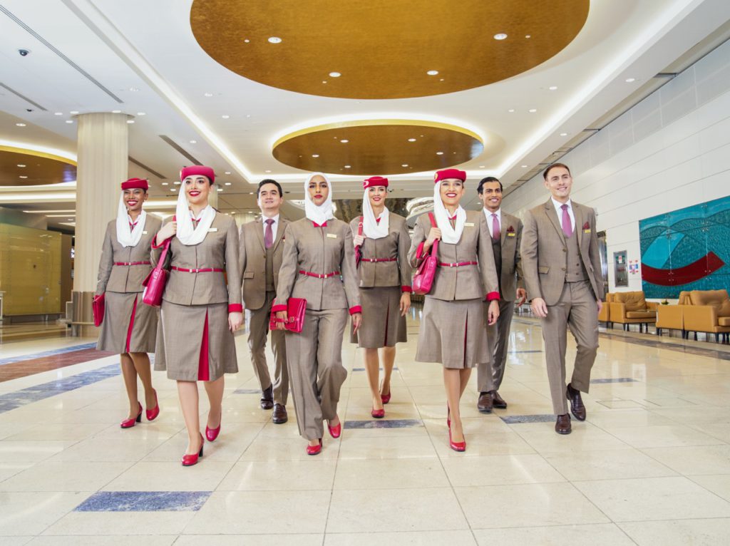 Emirates představuje nové uniformy pro VIP tým