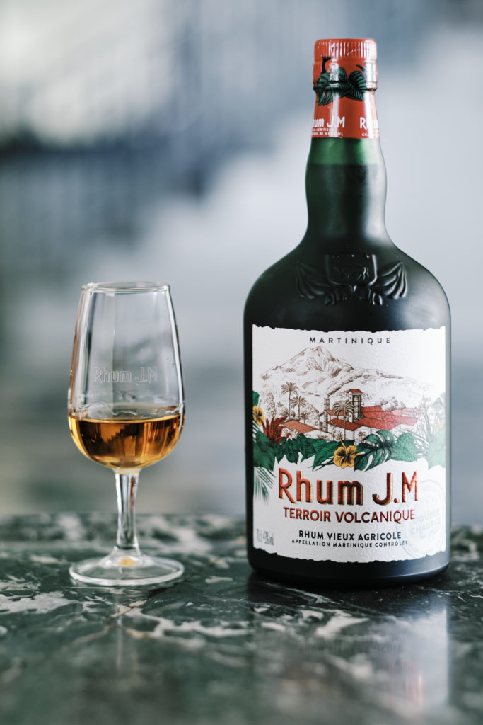 Rhum J.M uvádí oblíbený Rhum Vieux Terroir Volcanique na český trh