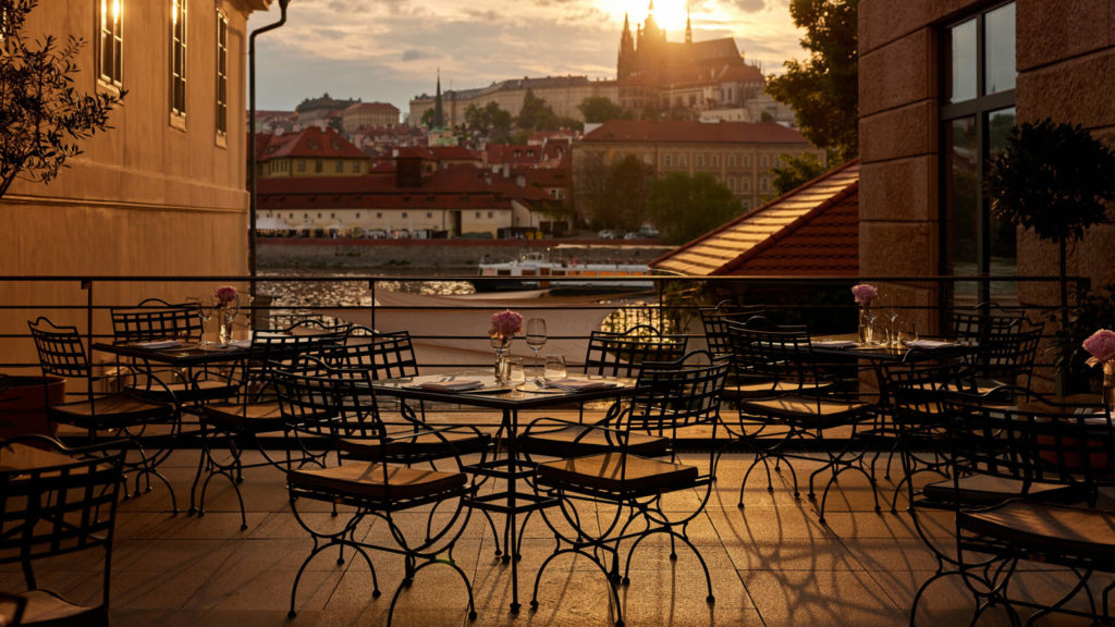 Four Seasons Prague & ocenění 5 hvězd ve Forbes Travel Guide 2025