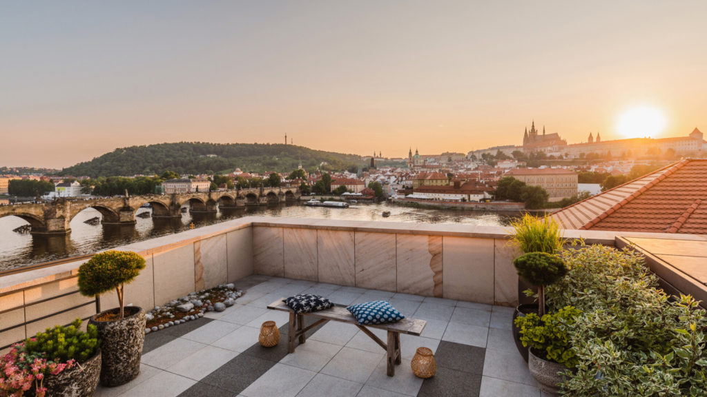 Four Seasons Prague & ocenění 5 hvězd ve Forbes Travel Guide 2025