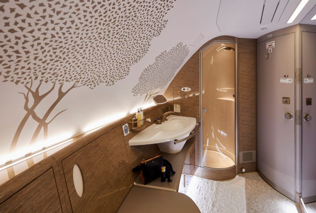 Emirates nasadí nově modernizované letouny A380 na linky do Manchesteru a Milána
