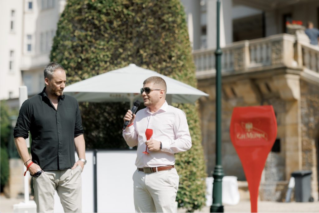 Exkluzivní šampaňské MUMM Cordon Rouge uskutečnilo první piknik v rámci 59. ročníku KVIFF